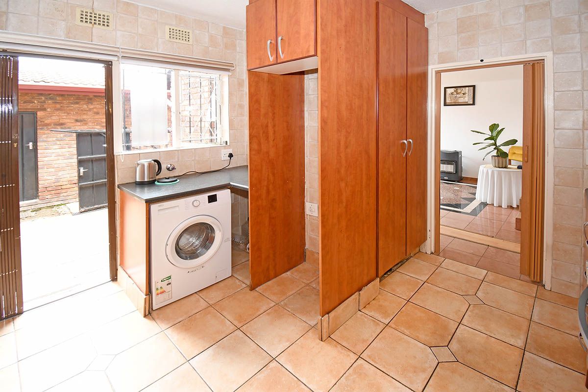 Your Dream Home Awaits! - Photo 5