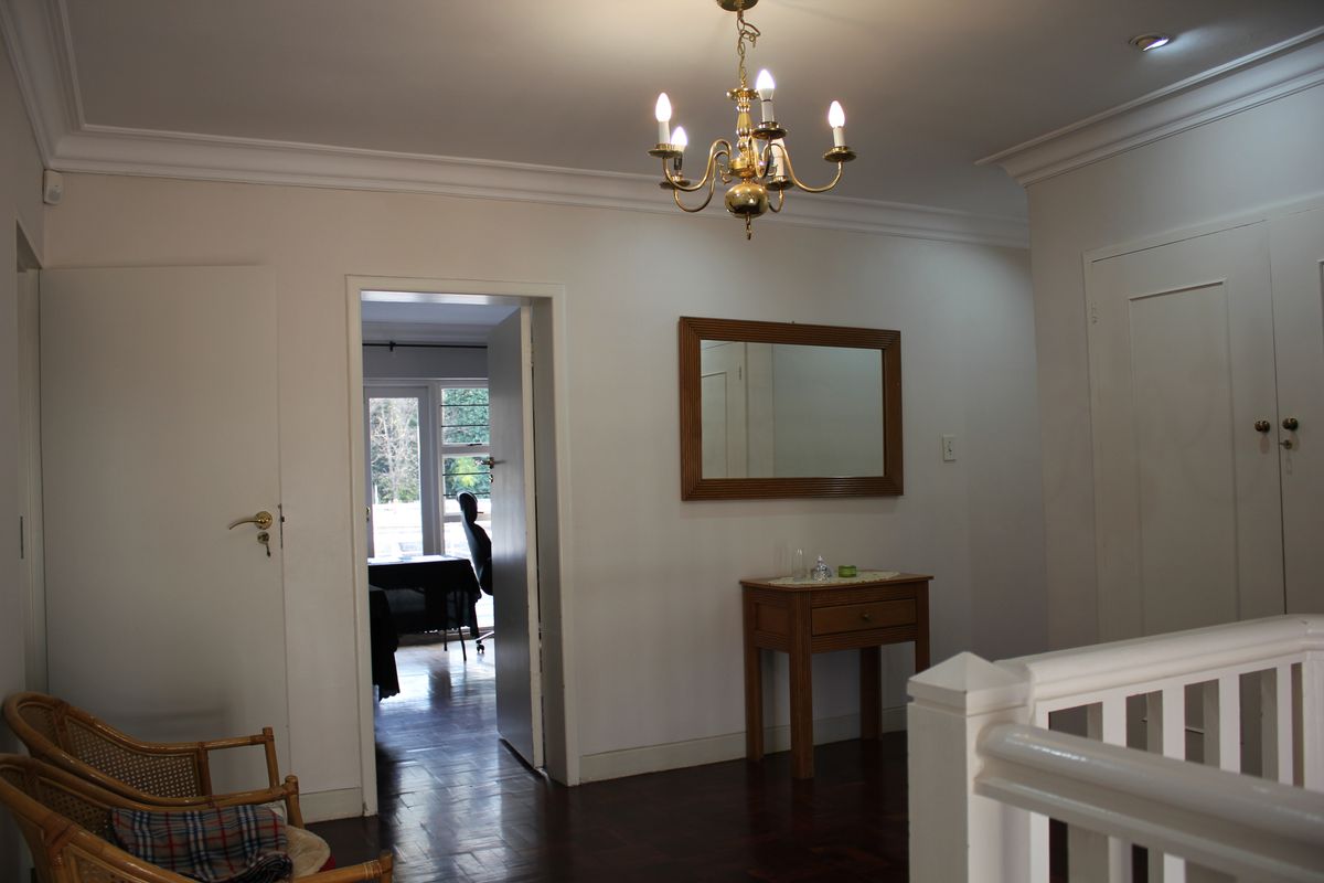 charming home in Saxonwold,—your ideal family retreat awaits - Photo 4