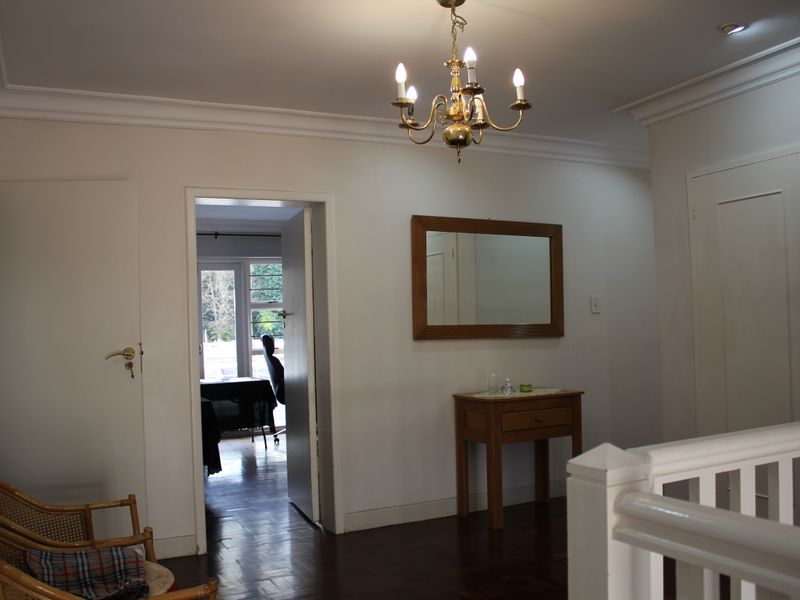 charming home in Saxonwold,—your ideal family retreat awaits - Photo 4