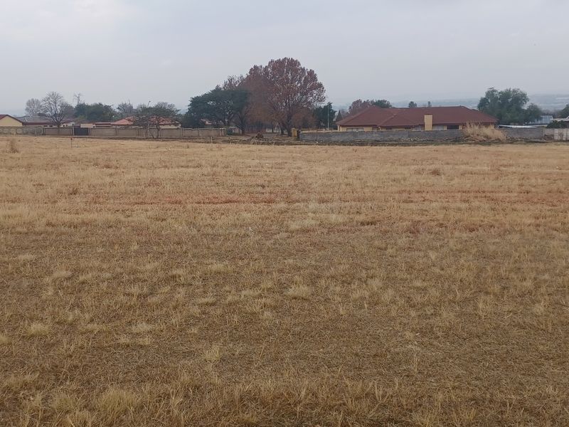 Strategically situated plot of land, close to Training facilities - Photo 3