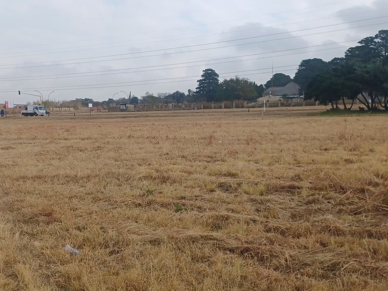 Strategically situated plot of land, close to Training facilities - Photo 9