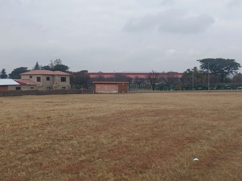 Strategically situated plot of land, close to Training facilities - Photo 4