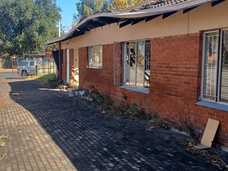 Potential development property in Victoria Road for sale - Photo 8