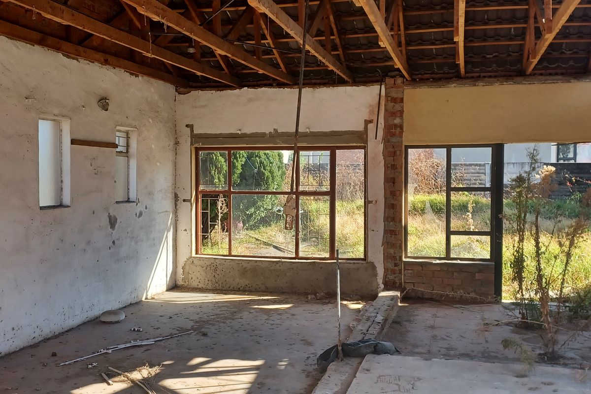 Potential development property in Victoria Road for sale - Photo 3