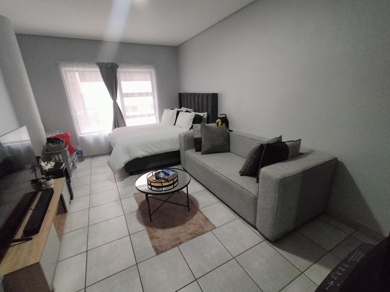 Secure Bachelor Unit Near Schools & Transport – Northpark, Pretoria North - Photo 9