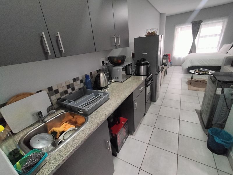 Secure Bachelor Unit Near Schools & Transport – Northpark, Pretoria North - Photo 6