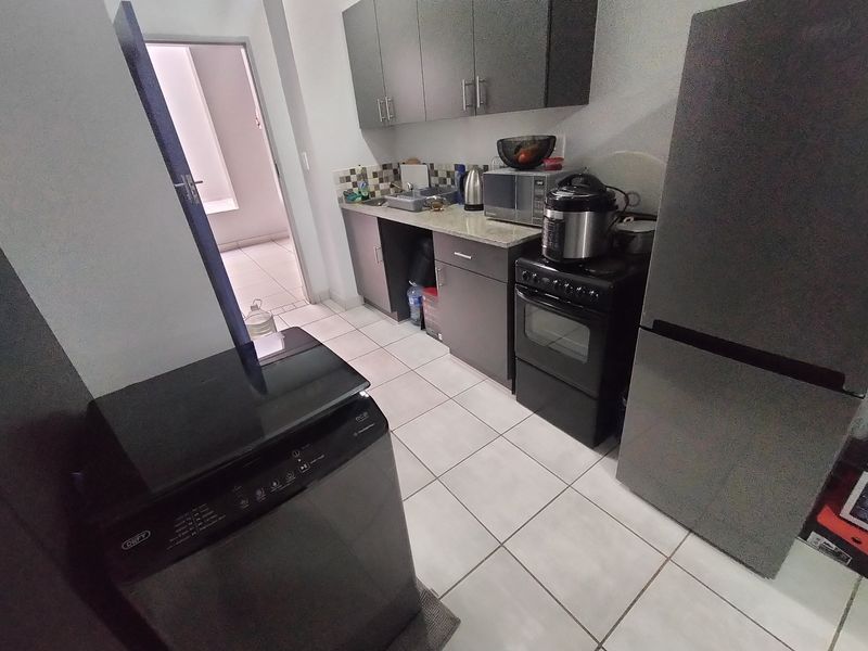 Secure Bachelor Unit Near Schools & Transport – Northpark, Pretoria North - Photo 3