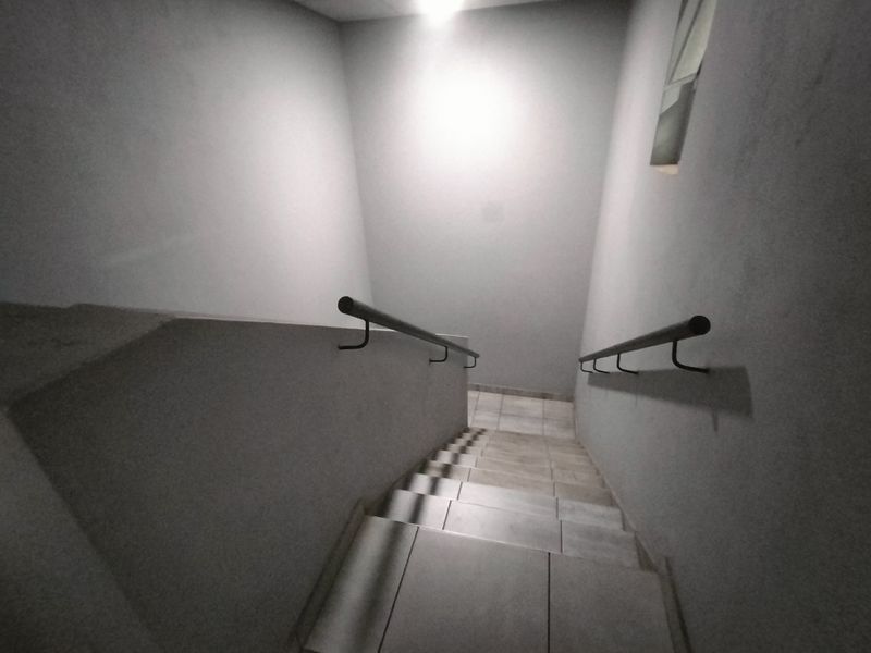 Modern Bachelor Flat in Northpark Mall – Ideal Starter or Investment Property - Photo 8