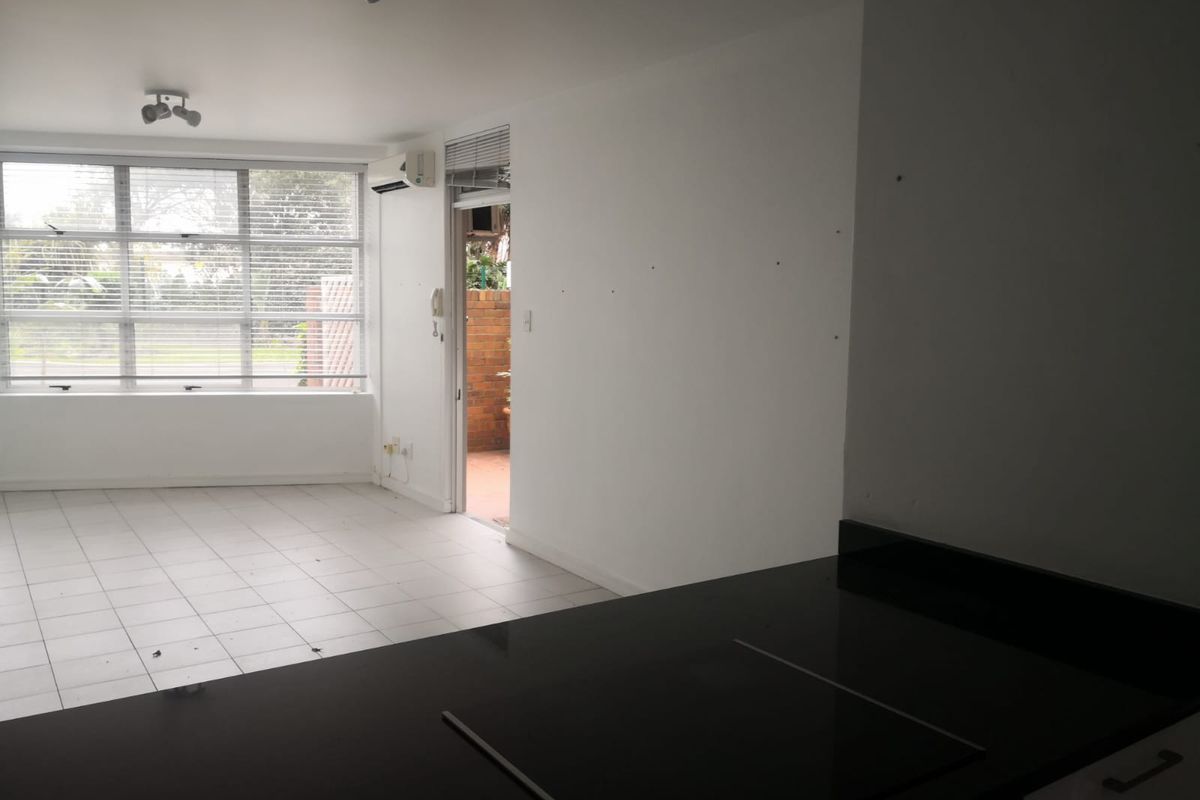Modern 1 Bedroom Apartment with Private Garden - Photo 4