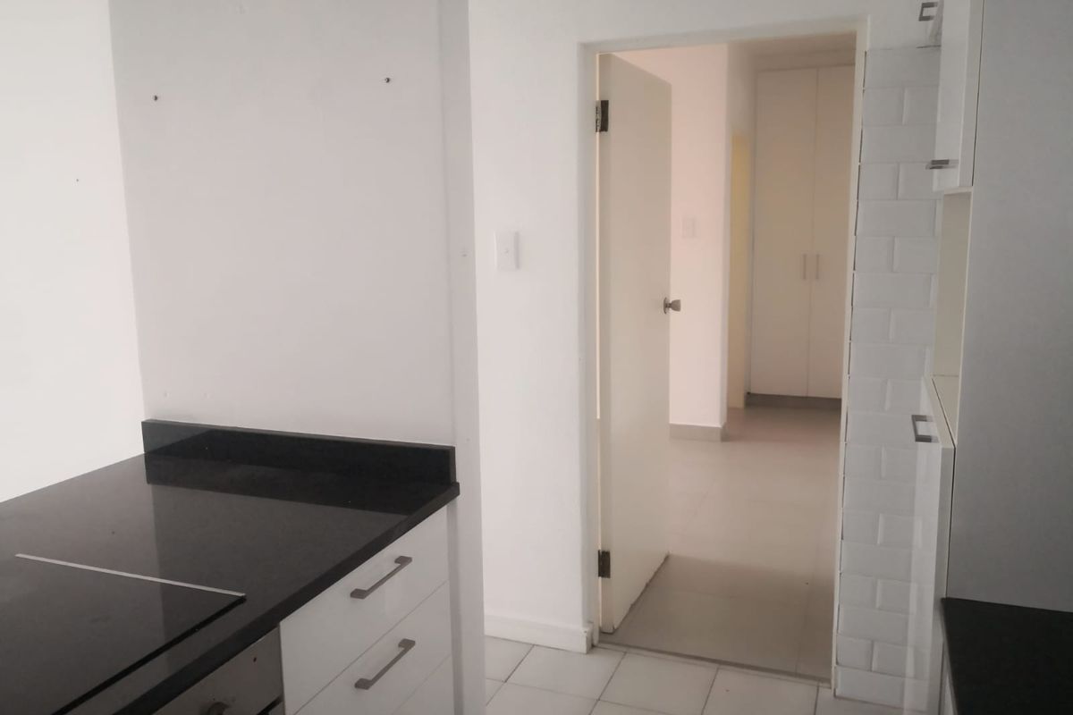 Modern 1 Bedroom Apartment with Private Garden - Photo 5