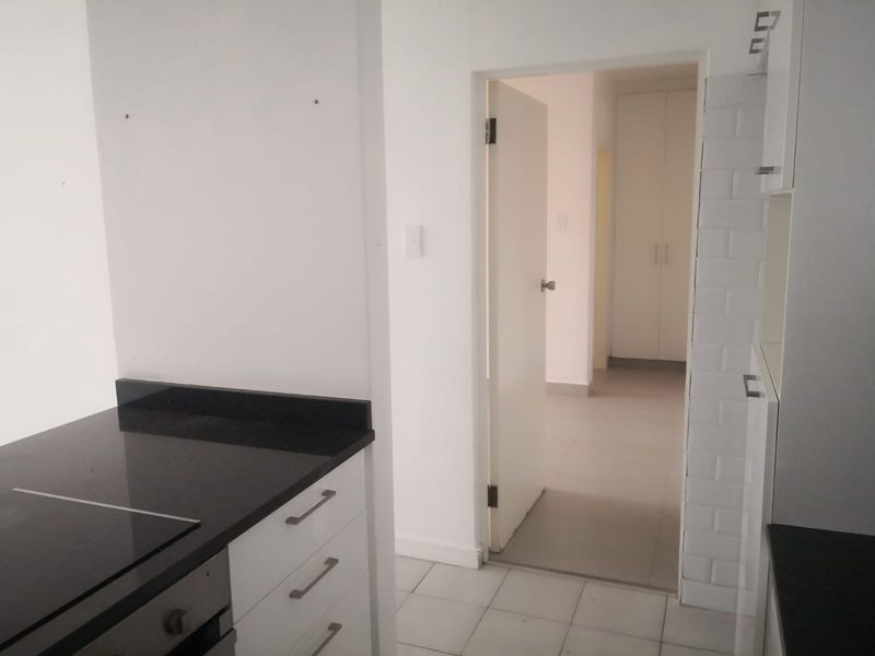 Modern 1 Bedroom Apartment with Private Garden - Photo 5