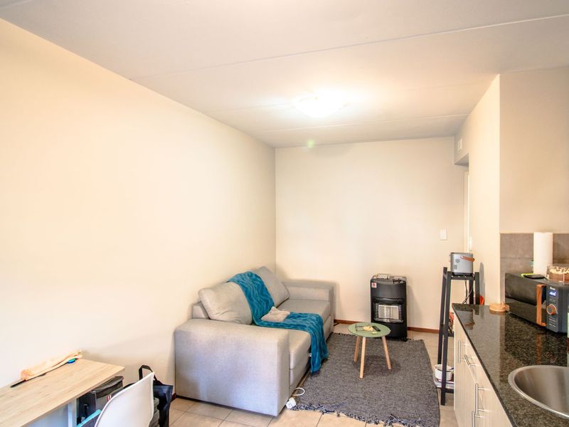 Prime Investment or Starter Home in Erand Gardens, Midrand - Photo 2