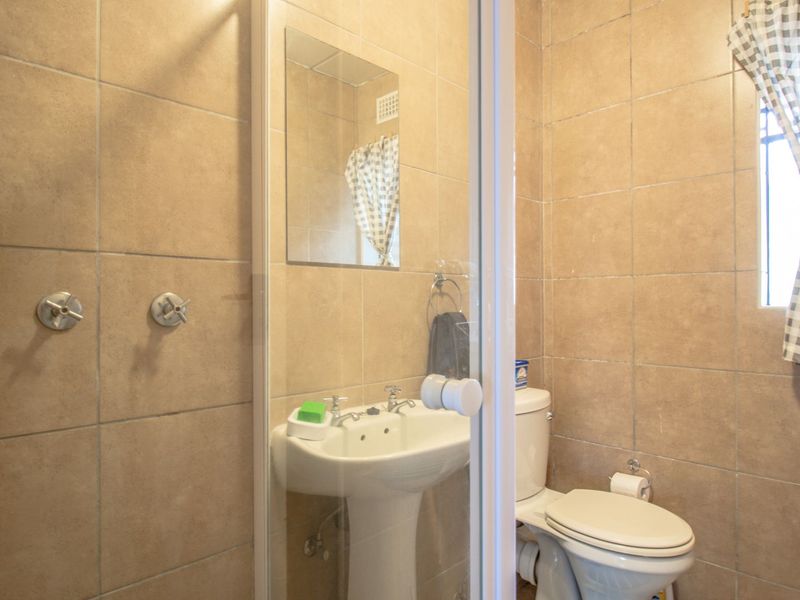 Prime Investment or Starter Home in Erand Gardens, Midrand - Photo 7