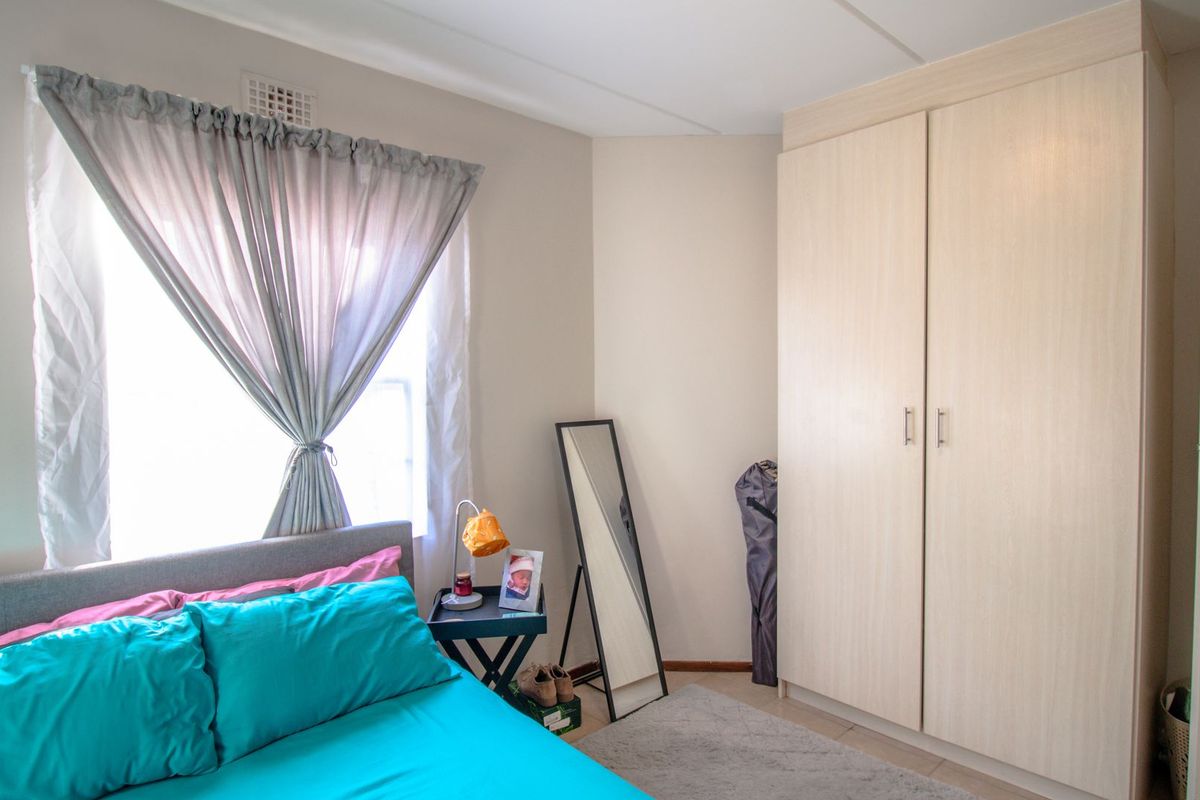 Prime Investment or Starter Home in Erand Gardens, Midrand - Photo 5