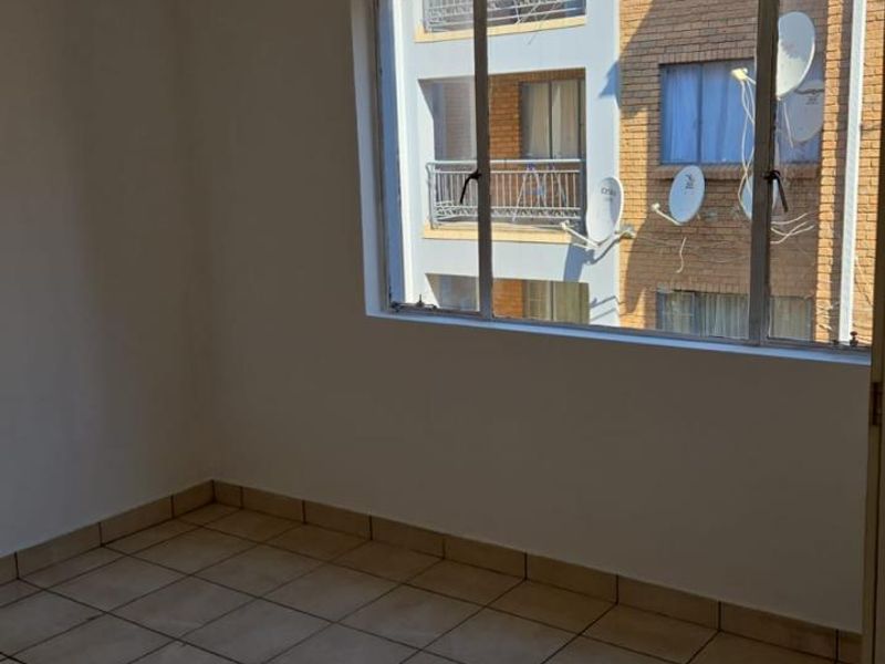 Attractive  Second Floor Apartment  in  Bel Aire Complex - Photo 10