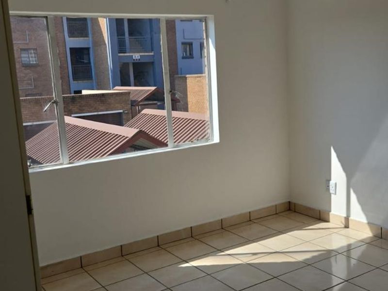 Attractive  Second Floor Apartment  in  Bel Aire Complex - Photo 6