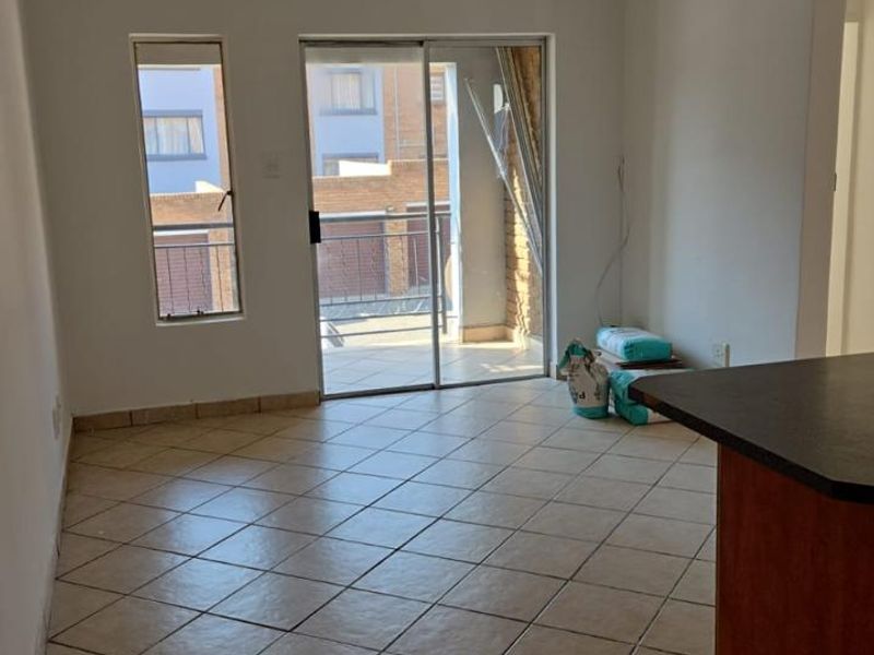 Attractive  Second Floor Apartment  in  Bel Aire Complex - Photo 4