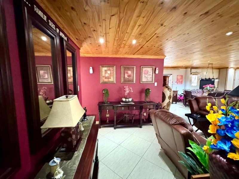 Spacious Family Home with Modern Comforts, Flatlet, Outdoor entertainment area for sale in Secunda - Photo 5