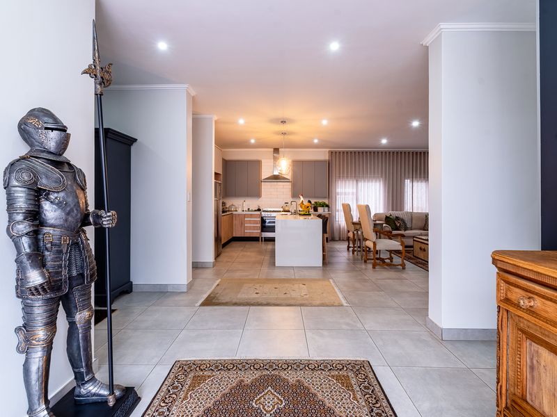 Luxury Townhouse in Lynnwood Glen, Pretoria - Photo 4