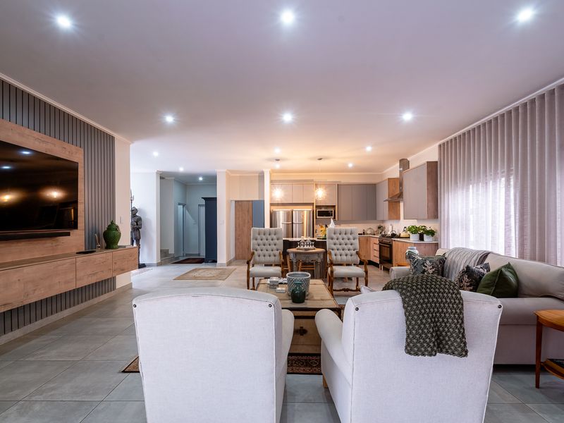 Luxury Townhouse in Lynnwood Glen, Pretoria - Photo 7