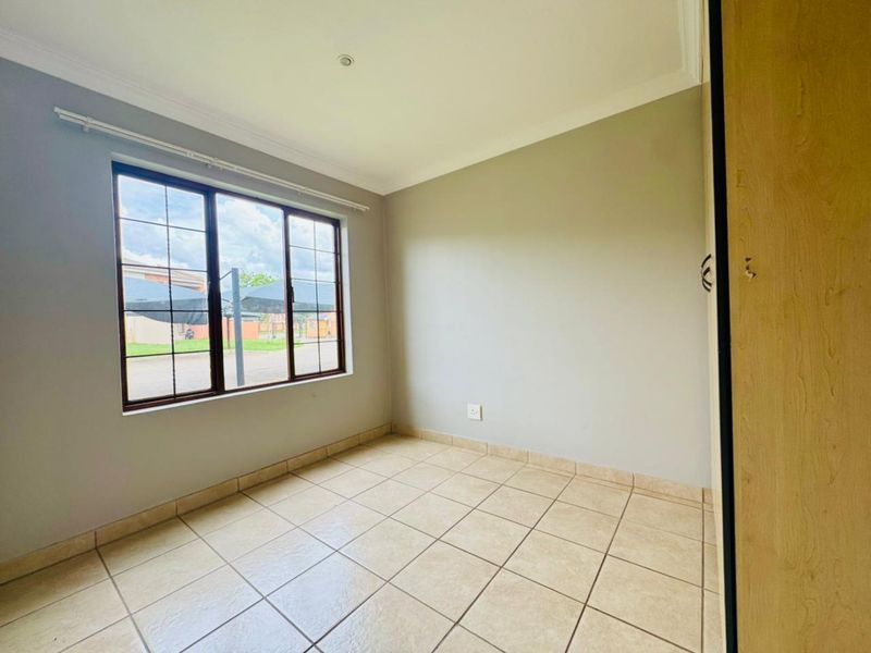 Modern 2-Bedroom Home for Sale in Montana Tuine - Photo 10