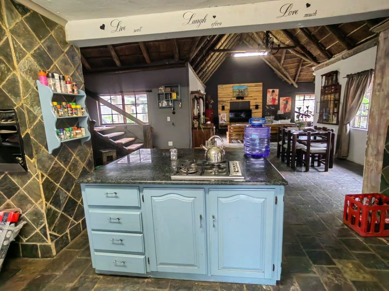 Thatch family home for sale in Parys - Photo 10