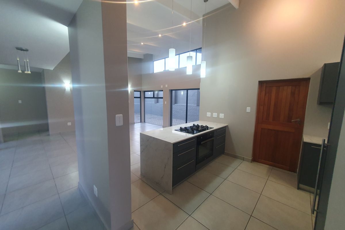 Front row sea retreat - Photo 4