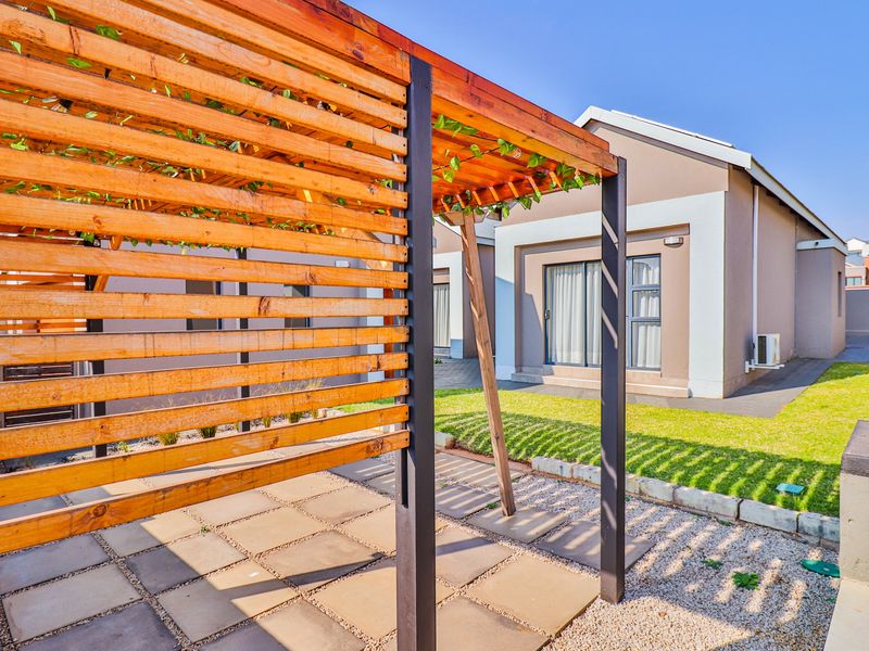 Distress Auction Bidding to start from R2 500 000.00 - Photo 9