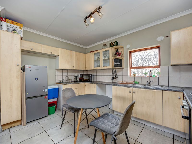 Stunning 2 bedroom 1 Bath sectional title for sale in Eagle Trace Estate, Sandton - Photo 7