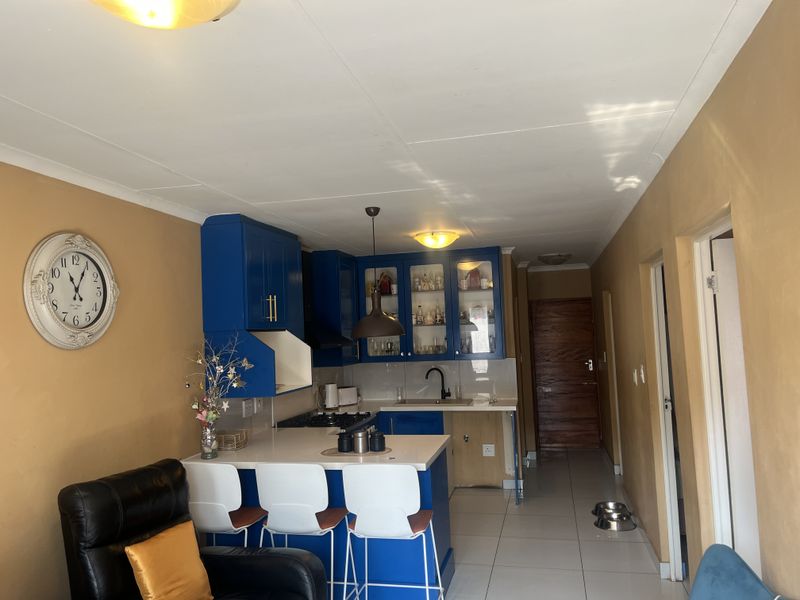 3 Bedroom Simplex for Sale in Albertsdal - Photo 4