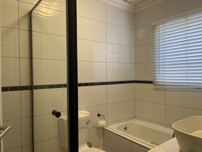 3 Bedroom Simplex for Sale in Albertsdal - Photo 8