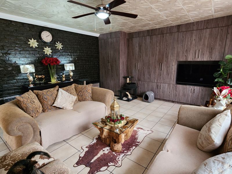 Escape to this stunning small holding a tranquil oasis exceptional craftmanship and luxurious finish - Photo 6