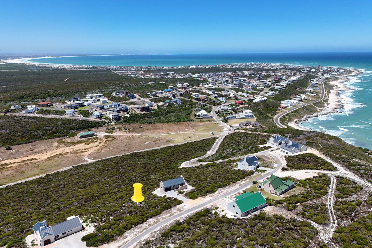 Scenic Stand in Secure Agulhas Nature Reserve - Photo 2