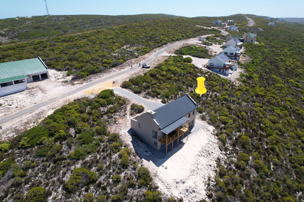 Scenic Stand in Secure Agulhas Nature Reserve - Photo 4