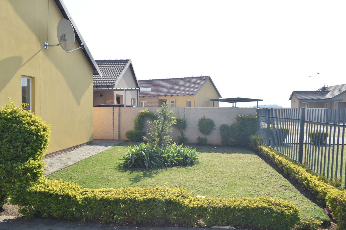 Open to Public - Photo 3