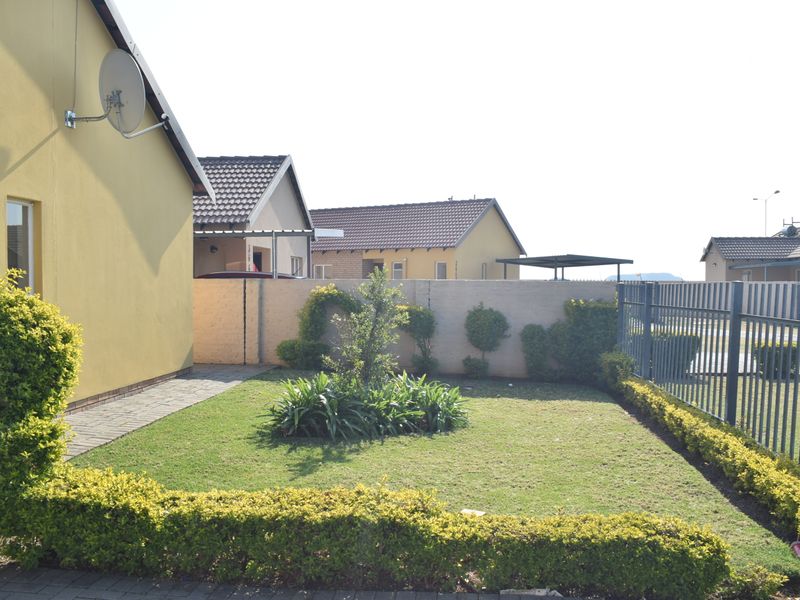 Open to Public - Photo 3