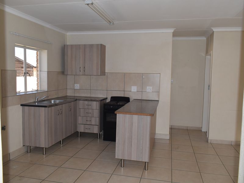 Open to Public - Photo 6