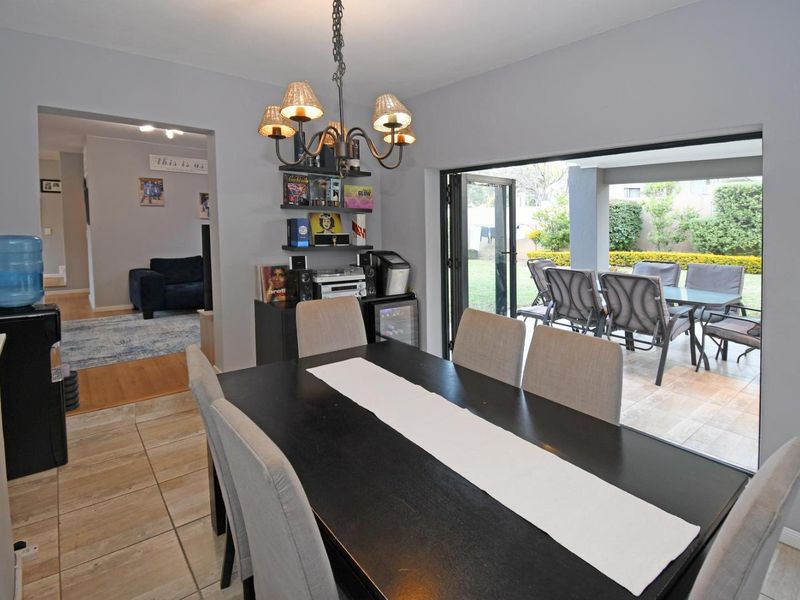 A Garden Like No Other – Spacious 3-Bedroom Townhouse in the Heart of Magaliessig - Photo 9