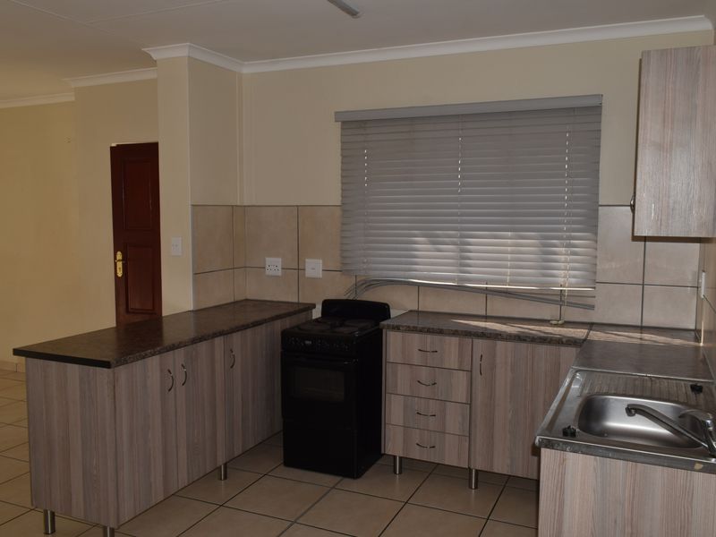 Open to Public - Photo 5