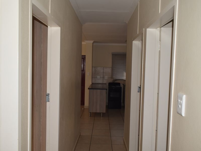 Open to Public - Photo 9