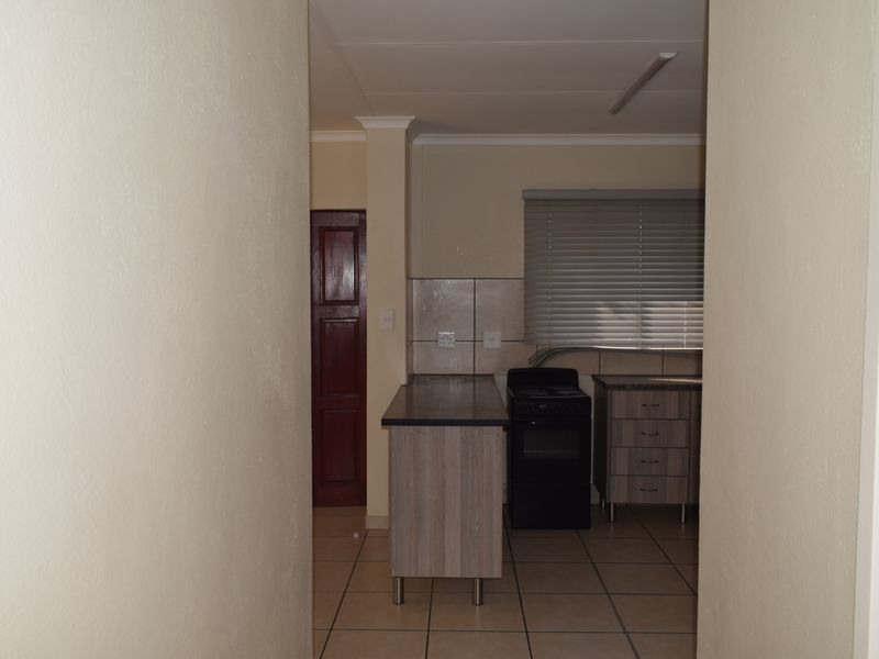 Open to Public - Photo 10