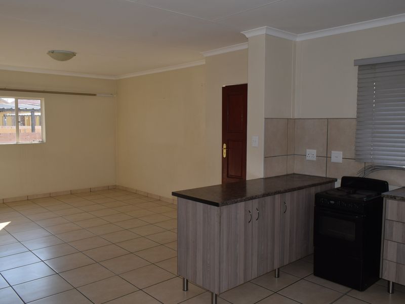 Open to Public - Photo 6