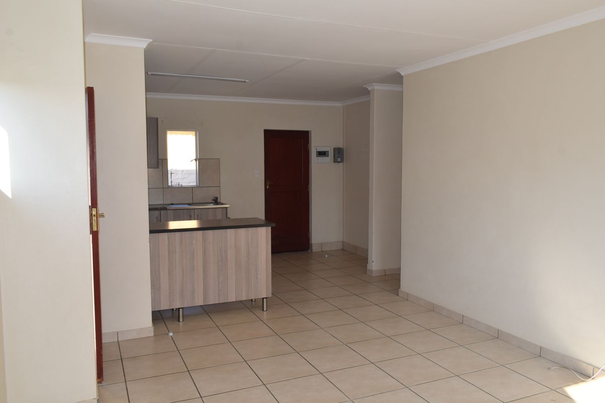 Open to Public - Photo 2