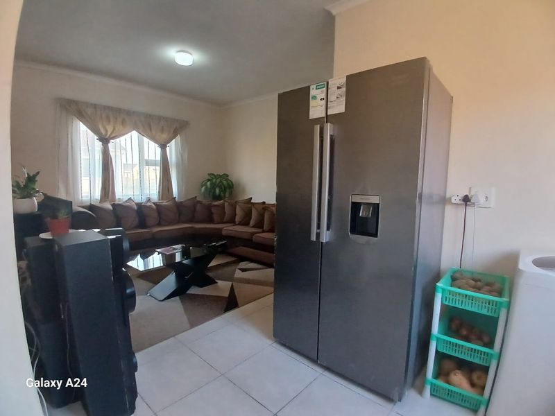 Modern 2-Bedroom Home in Riverwood Eco Estate – Ideal for New Homeowners & Investors - Photo 10