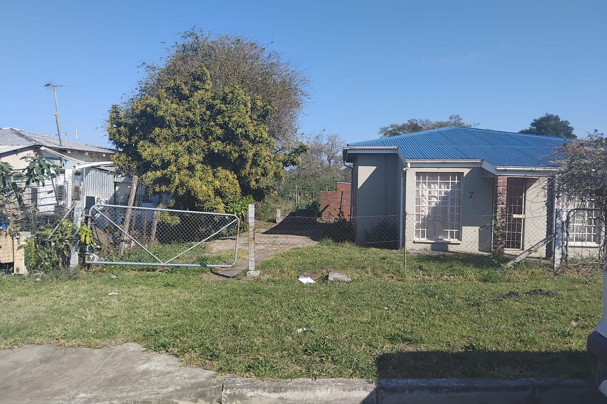 Spacious 3-Bedroom Home in the Heart of Berlin - Photo 2