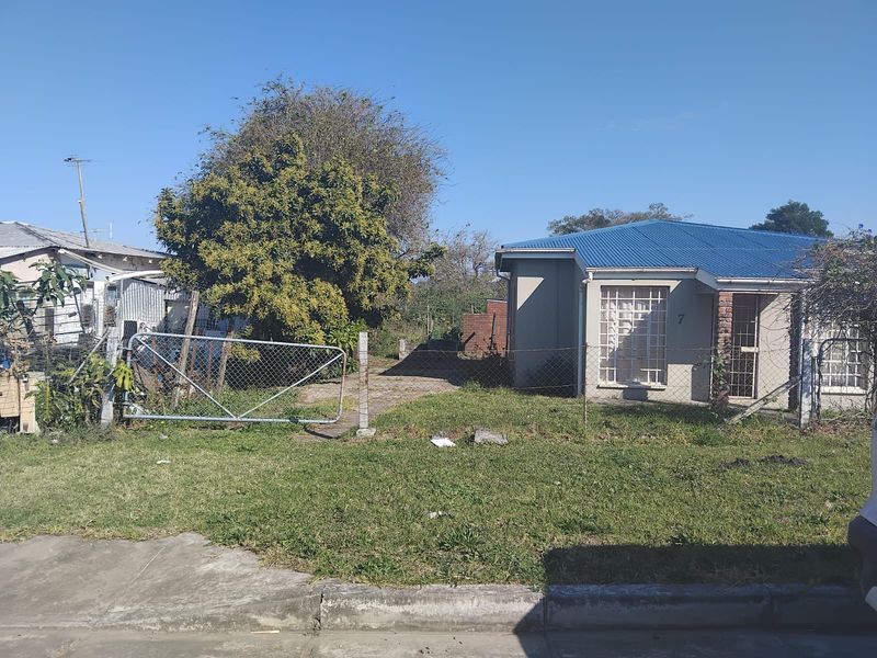 Spacious 3-Bedroom Home in the Heart of Berlin - Photo 2