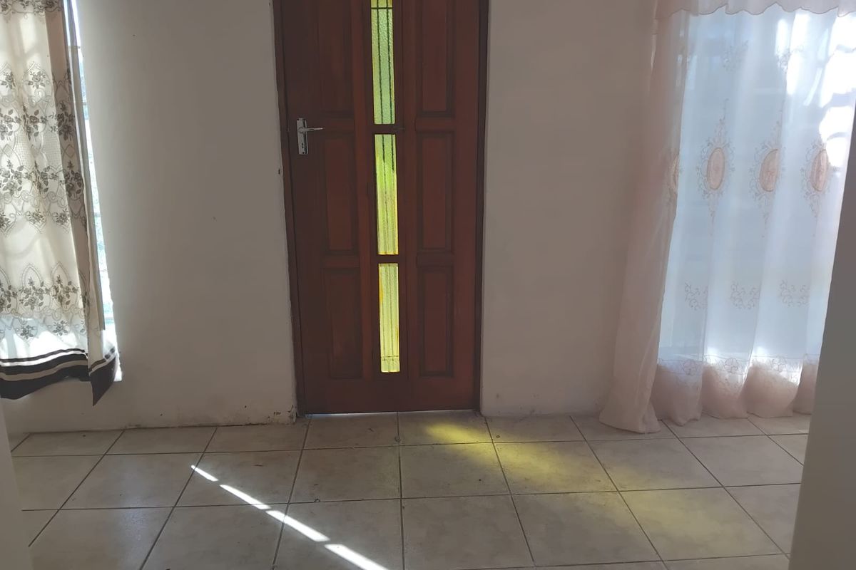 Spacious 3-Bedroom Home in the Heart of Berlin - Photo 3