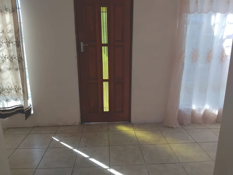 Spacious 3-Bedroom Home in the Heart of Berlin - Photo 3