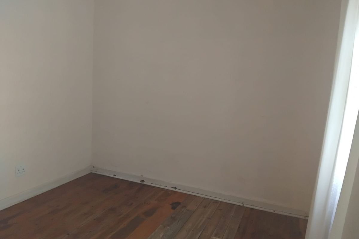 Spacious 3-Bedroom Home in the Heart of Berlin - Photo 5