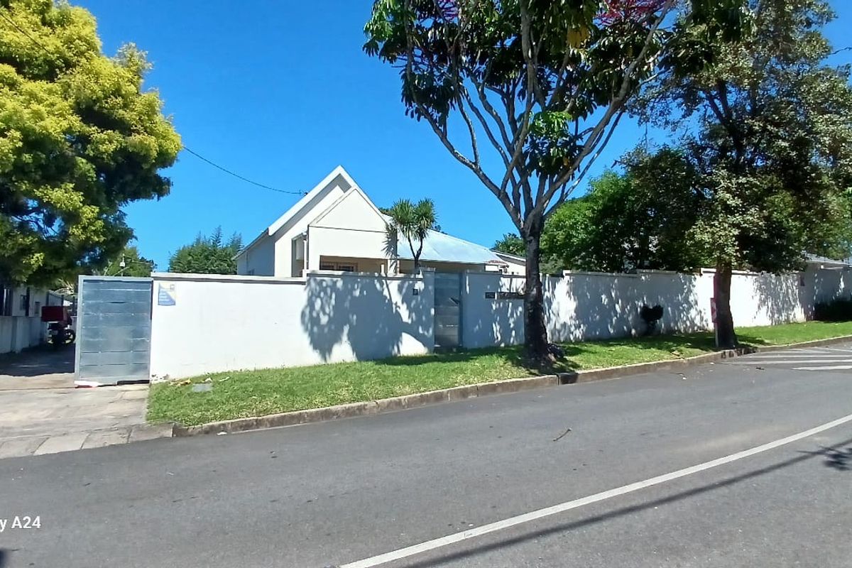 Spacious 4-Bedroom Home with Flatlet & Prime Location in Vincent - Photo 3